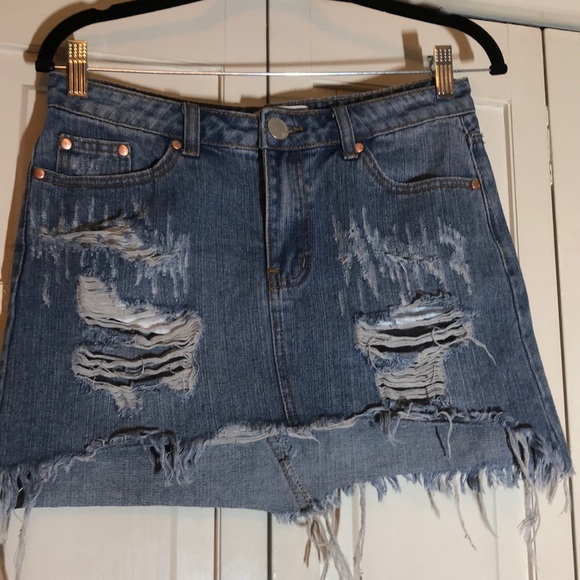 Signature Eight Denim distressed Mini Skirt SZ M - Picture 1 of 7